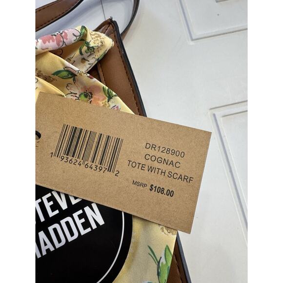 Steve Madden Cognac Embossed Logo Large Brown Tote w/ Scarf Makeup Bag NWT $108 - Picture 3 of 8